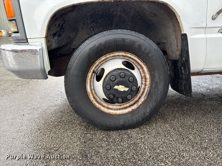 image for item EQ5004 1997 Chevrolet C3500 bucket truck