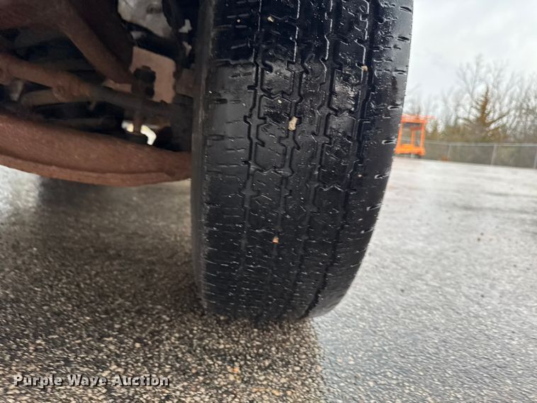 image for item EQ5004 1997 Chevrolet C3500 bucket truck