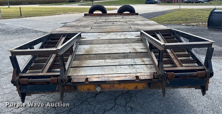 image for item ER0143 1985 Wisconsin 35-20 equipment trailer