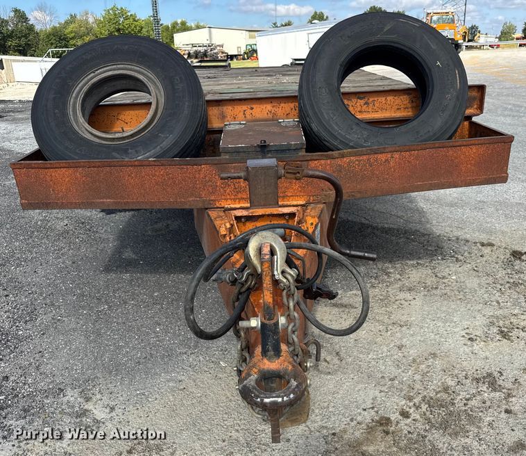 image for item ER0143 1985 Wisconsin 35-20 equipment trailer