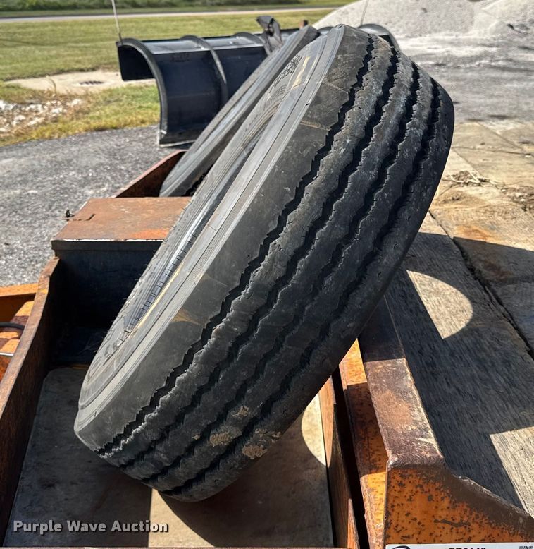 image for item ER0143 1985 Wisconsin 35-20 equipment trailer