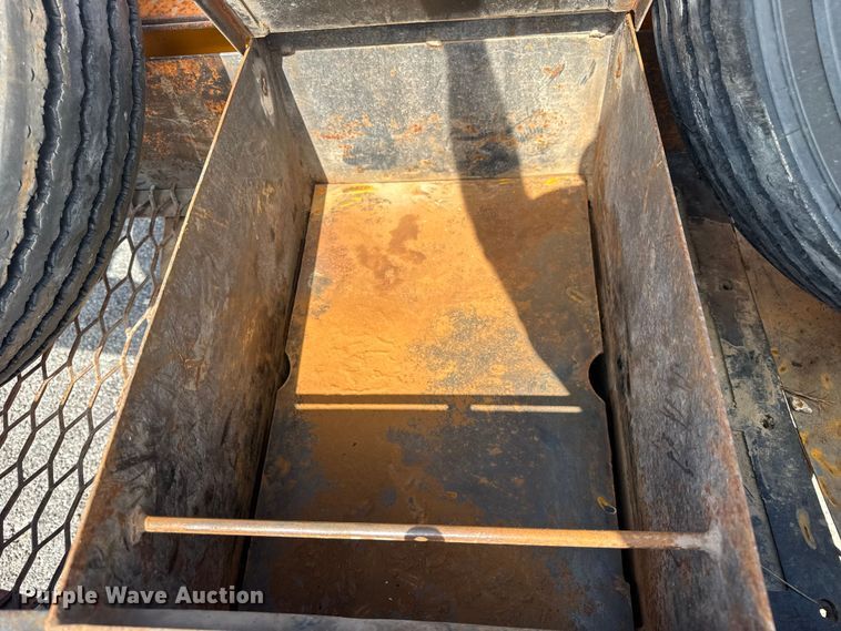 image for item ER0143 1985 Wisconsin 35-20 equipment trailer