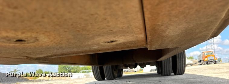 image for item ER0143 1985 Wisconsin 35-20 equipment trailer