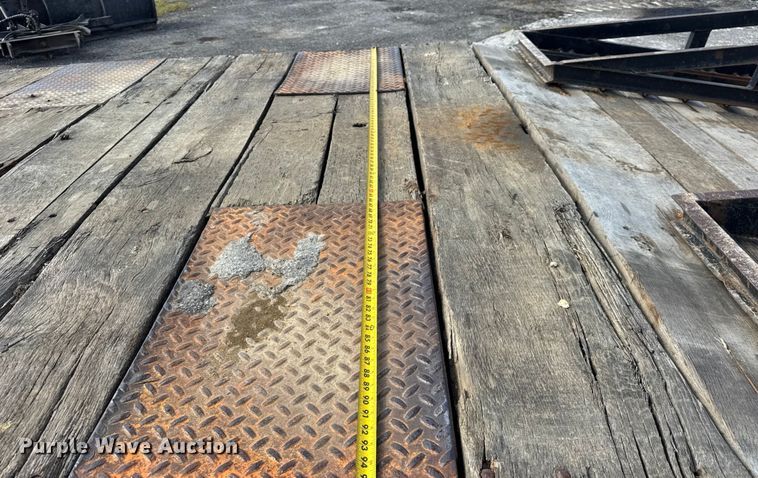 image for item ER0143 1985 Wisconsin 35-20 equipment trailer