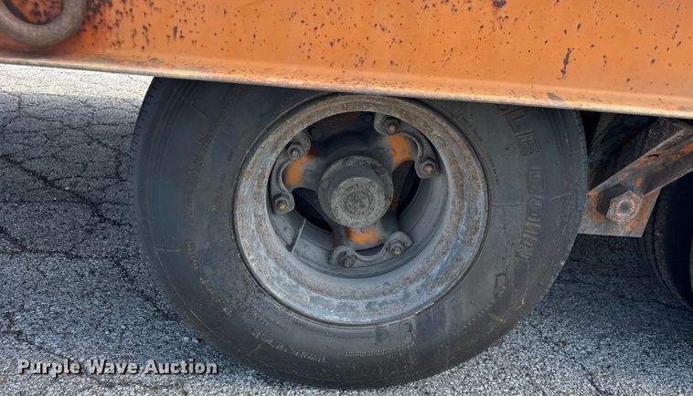 image for item ER0143 1985 Wisconsin 35-20 equipment trailer