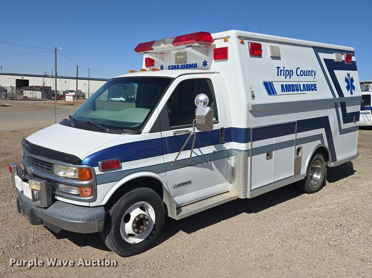 image for item ES2999 1997 Chevrolet Lifeline Express 3500 ambulance