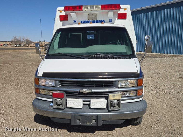 image for item ES2999 1997 Chevrolet Lifeline Express 3500 ambulance