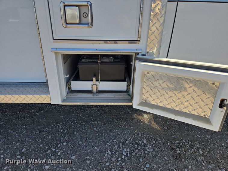 image for item ES2999 1997 Chevrolet Lifeline Express 3500 ambulance