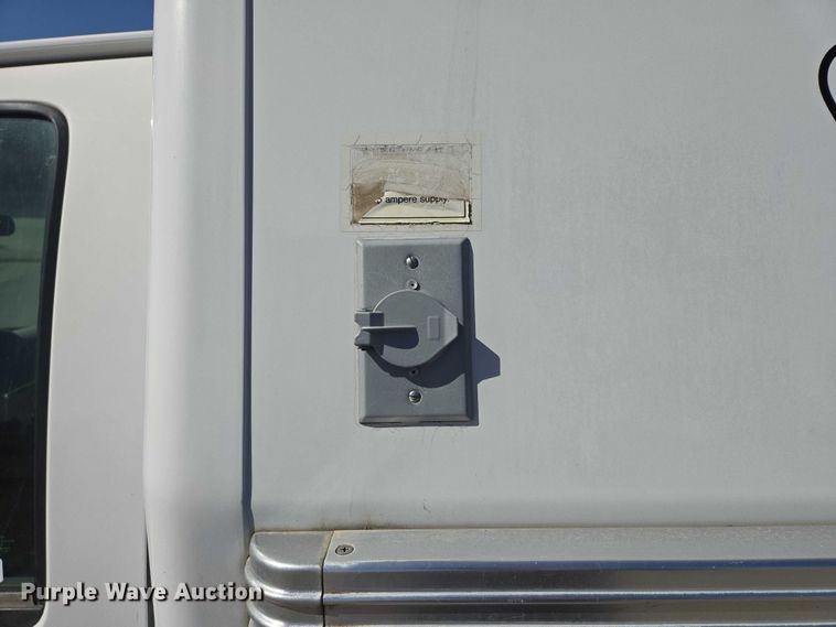 image for item ES2999 1997 Chevrolet Lifeline Express 3500 ambulance