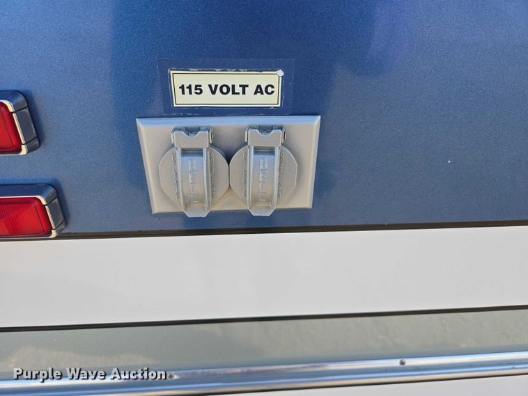 image for item ES2999 1997 Chevrolet Lifeline Express 3500 ambulance