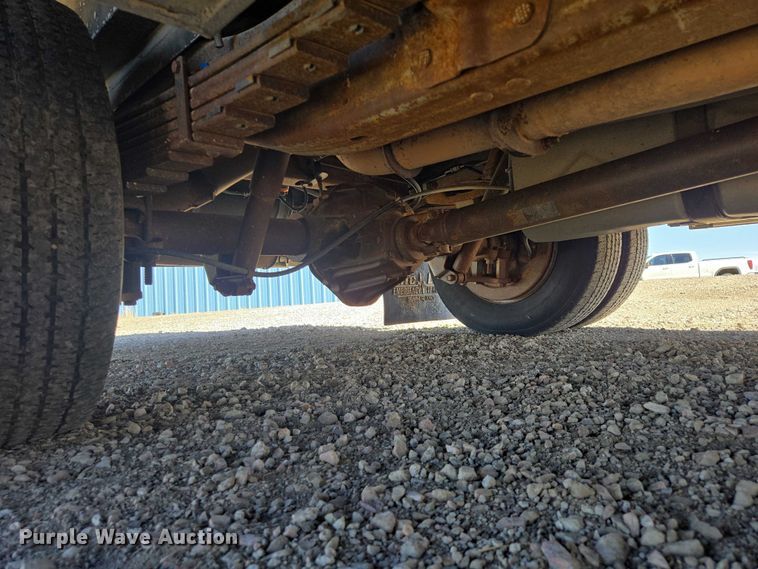 image for item ES2999 1997 Chevrolet Lifeline Express 3500 ambulance