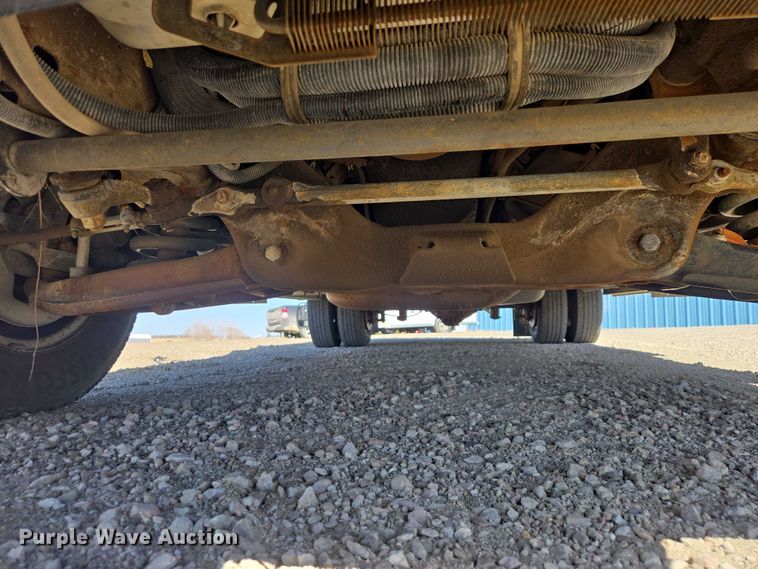 image for item ES2999 1997 Chevrolet Lifeline Express 3500 ambulance