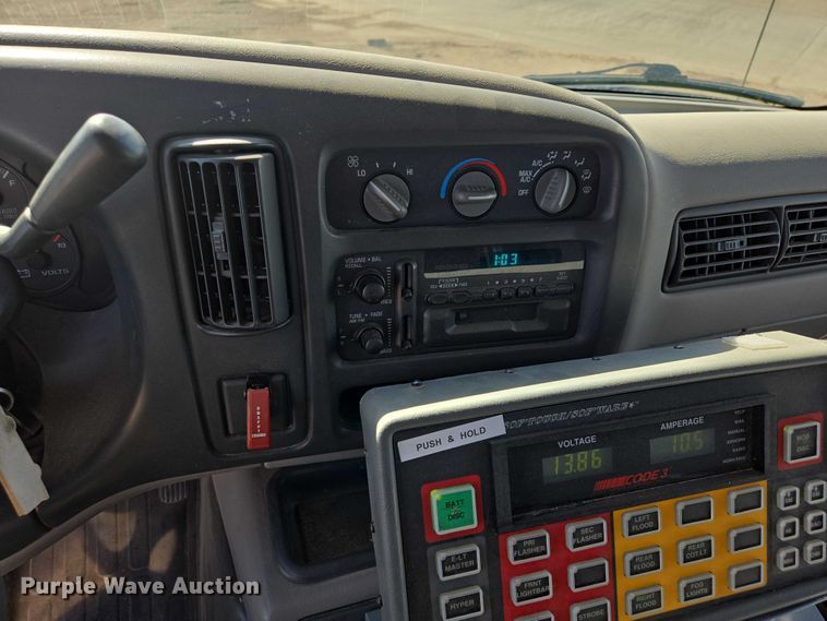 image for item ES2999 1997 Chevrolet Lifeline Express 3500 ambulance