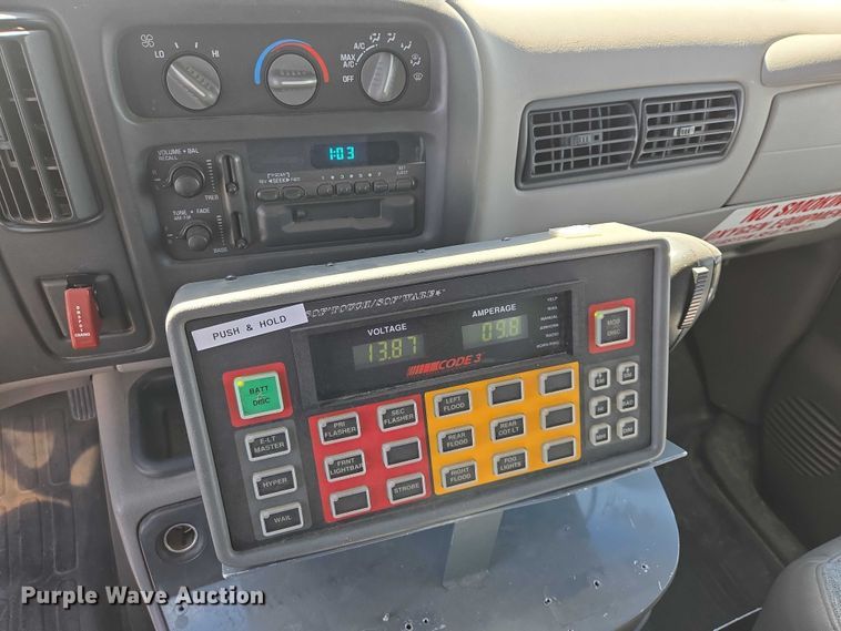 image for item ES2999 1997 Chevrolet Lifeline Express 3500 ambulance