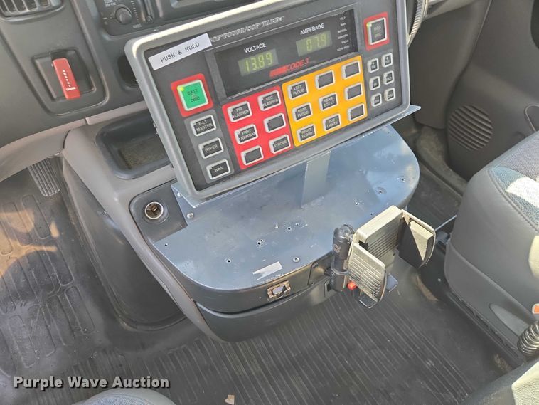 image for item ES2999 1997 Chevrolet Lifeline Express 3500 ambulance