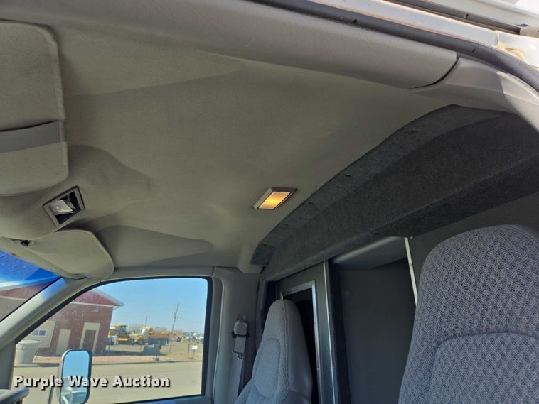 image for item ES2999 1997 Chevrolet Lifeline Express 3500 ambulance