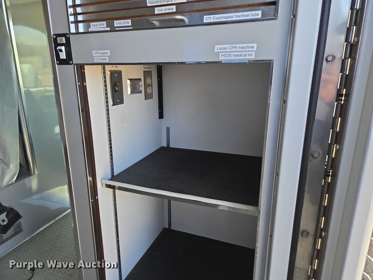 image for item ES2999 1997 Chevrolet Lifeline Express 3500 ambulance