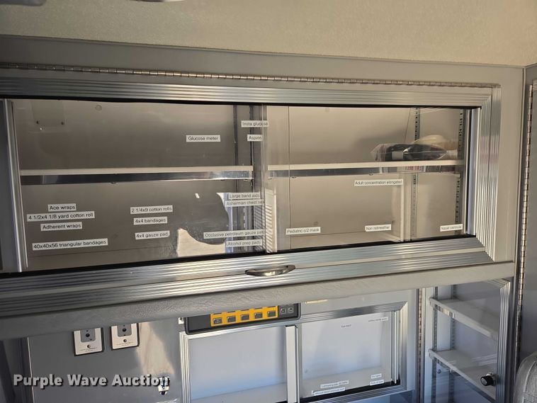 image for item ES2999 1997 Chevrolet Lifeline Express 3500 ambulance