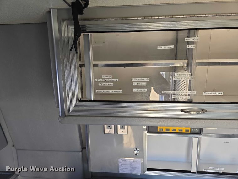 image for item ES2999 1997 Chevrolet Lifeline Express 3500 ambulance