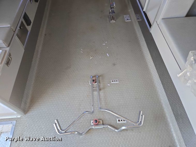 image for item ES2999 1997 Chevrolet Lifeline Express 3500 ambulance