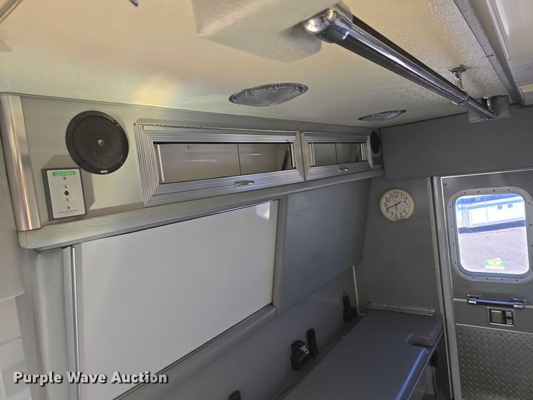 image for item ES2999 1997 Chevrolet Lifeline Express 3500 ambulance