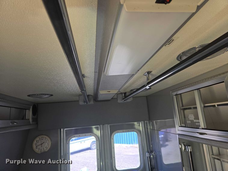 image for item ES2999 1997 Chevrolet Lifeline Express 3500 ambulance