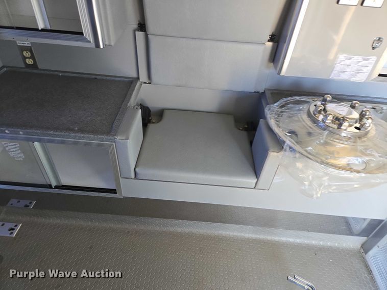 image for item ES2999 1997 Chevrolet Lifeline Express 3500 ambulance