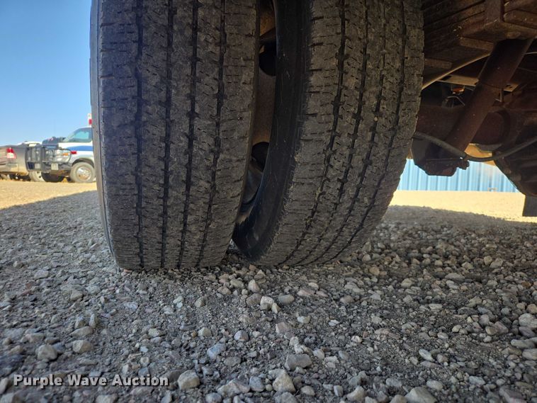 image for item ES2999 1997 Chevrolet Lifeline Express 3500 ambulance