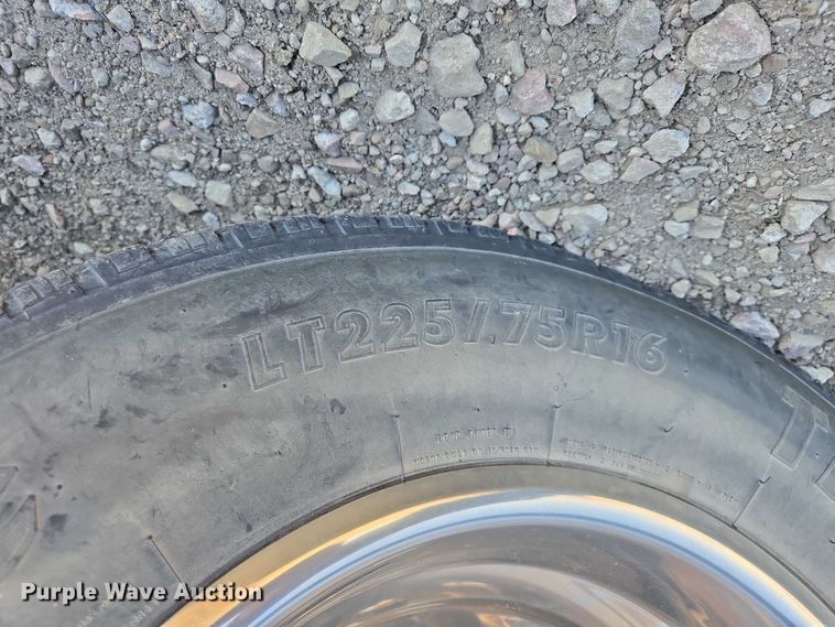 image for item ES2999 1997 Chevrolet Lifeline Express 3500 ambulance