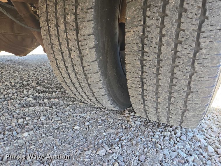 image for item ES2999 1997 Chevrolet Lifeline Express 3500 ambulance