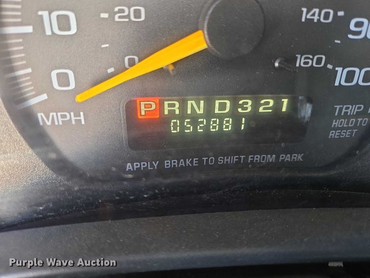 image for item ES2999 1997 Chevrolet Lifeline Express 3500 ambulance