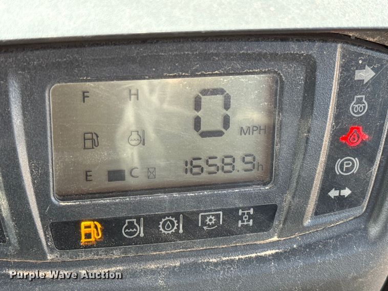 image for item ES5651 2019 Kubota RTV-X900 utility vehicle