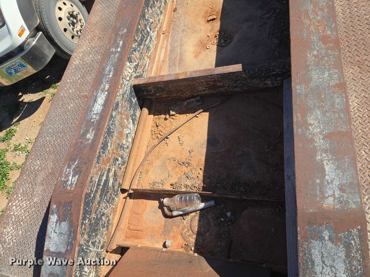 image for item ET1459 1999 Atoka Trailer Mfg. 18-DE-35-2 drop deck equipment trailer