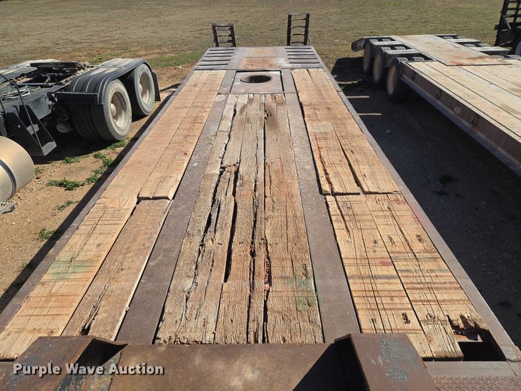 image for item ET1459 1999 Atoka Trailer Mfg. 18-DE-35-2 drop deck equipment trailer