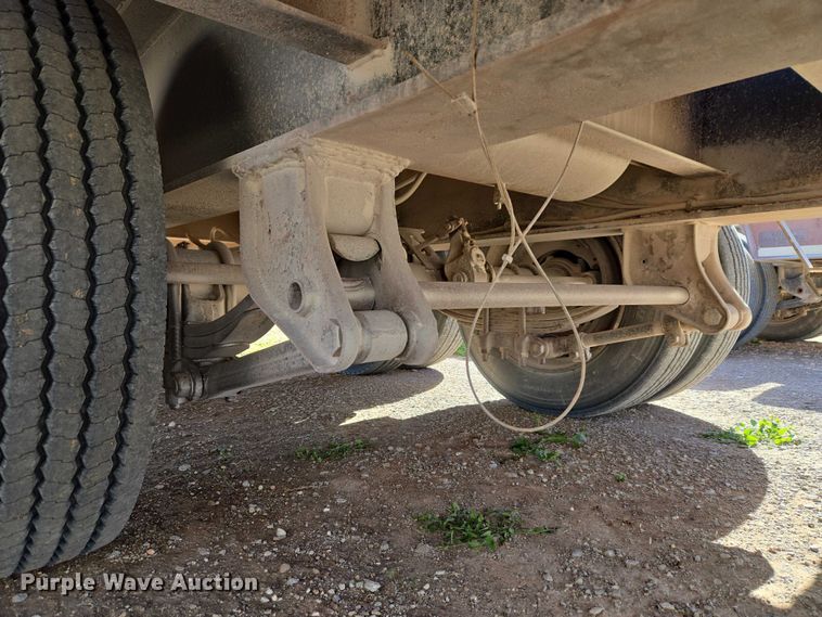 image for item ET1459 1999 Atoka Trailer Mfg. 18-DE-35-2 drop deck equipment trailer