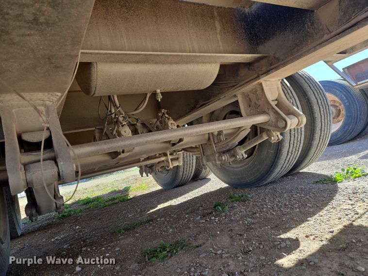 image for item ET1459 1999 Atoka Trailer Mfg. 18-DE-35-2 drop deck equipment trailer