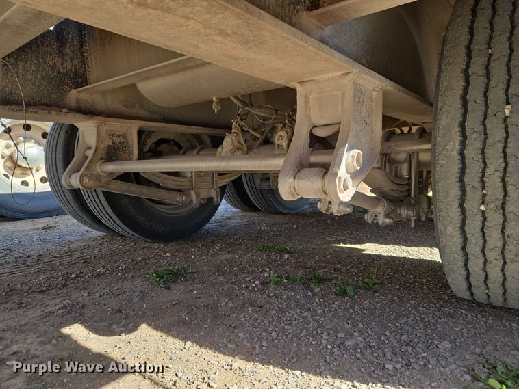 image for item ET1459 1999 Atoka Trailer Mfg. 18-DE-35-2 drop deck equipment trailer