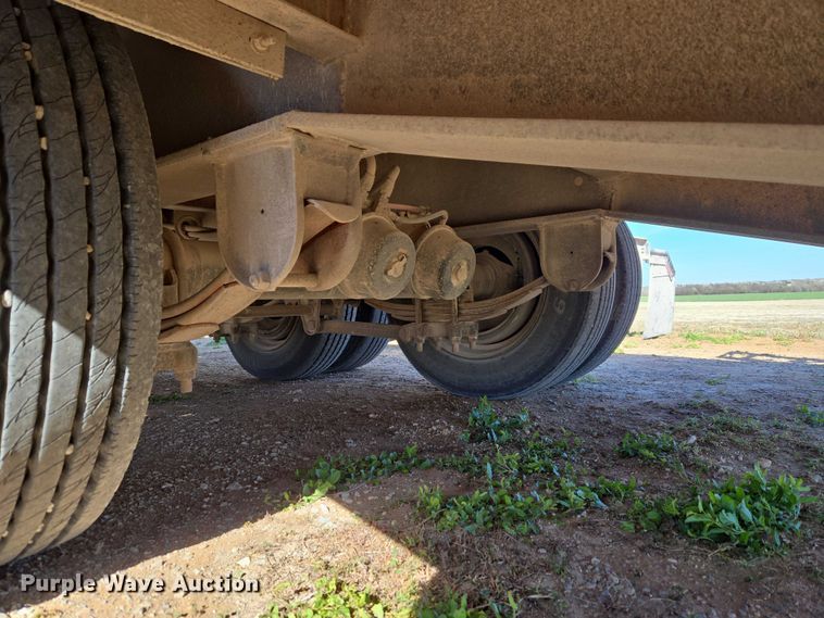 image for item ET1459 1999 Atoka Trailer Mfg. 18-DE-35-2 drop deck equipment trailer