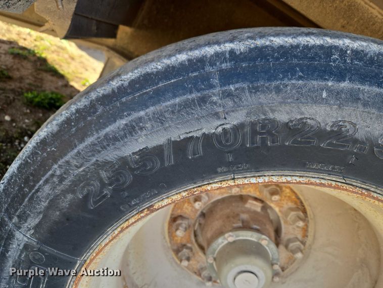 image for item ET1459 1999 Atoka Trailer Mfg. 18-DE-35-2 drop deck equipment trailer