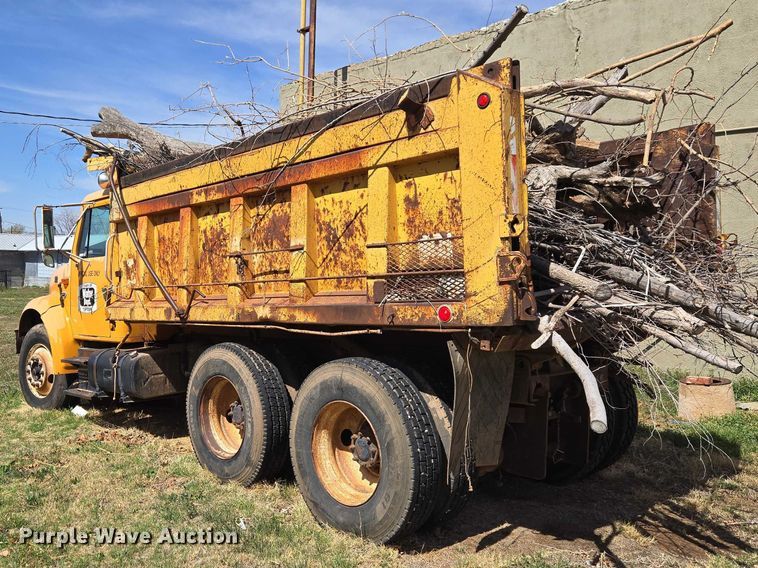 image for item ET1461 2001 International F-4900 dump truck