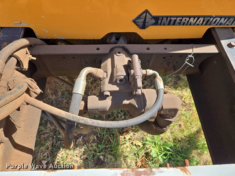 image for item ET1461 2001 International F-4900 dump truck