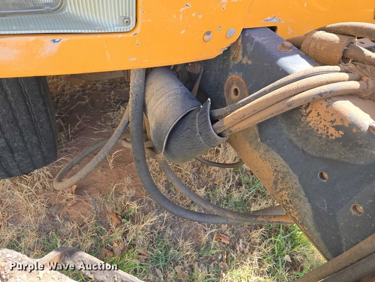 image for item ET1461 2001 International F-4900 dump truck