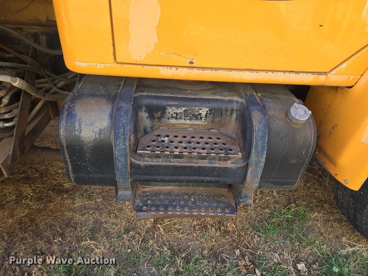 image for item ET1461 2001 International F-4900 dump truck