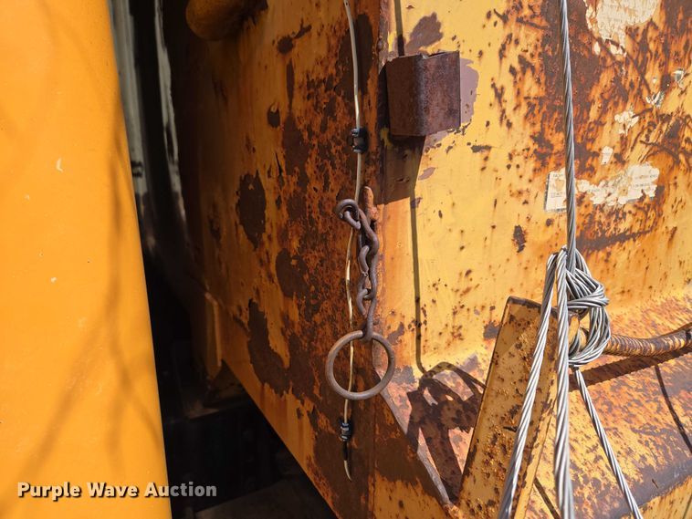 image for item ET1461 2001 International F-4900 dump truck