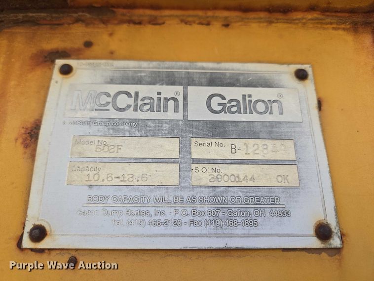 image for item ET1461 2001 International F-4900 dump truck