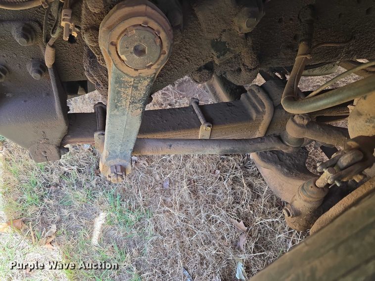 image for item ET1461 2001 International F-4900 dump truck