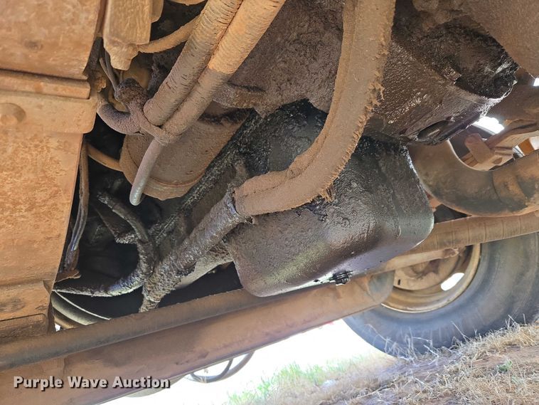 image for item ET1461 2001 International F-4900 dump truck