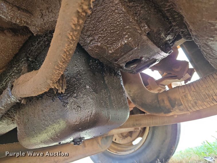 image for item ET1461 2001 International F-4900 dump truck