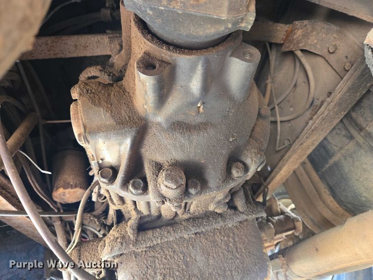 image for item ET1461 2001 International F-4900 dump truck