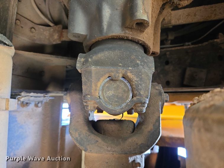 image for item ET1461 2001 International F-4900 dump truck